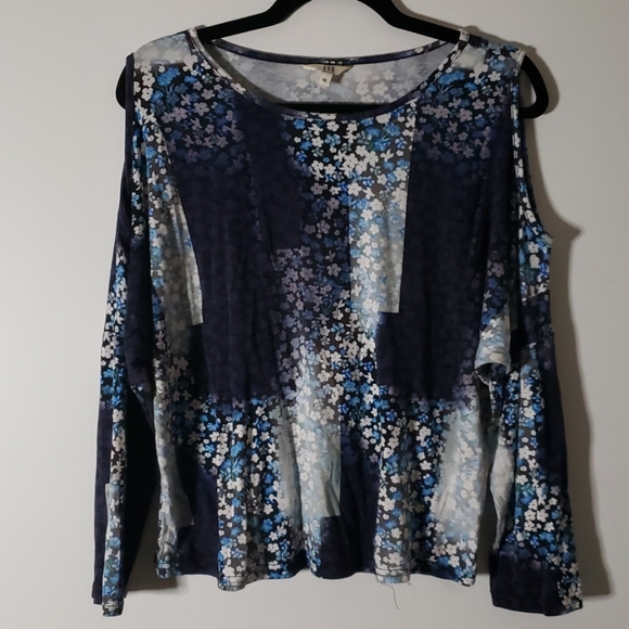 Blue floral off-the-shoulder - Picture 2 of 4